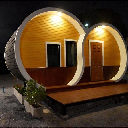 Tiny Hut Resort Bangkok Kültér fotó