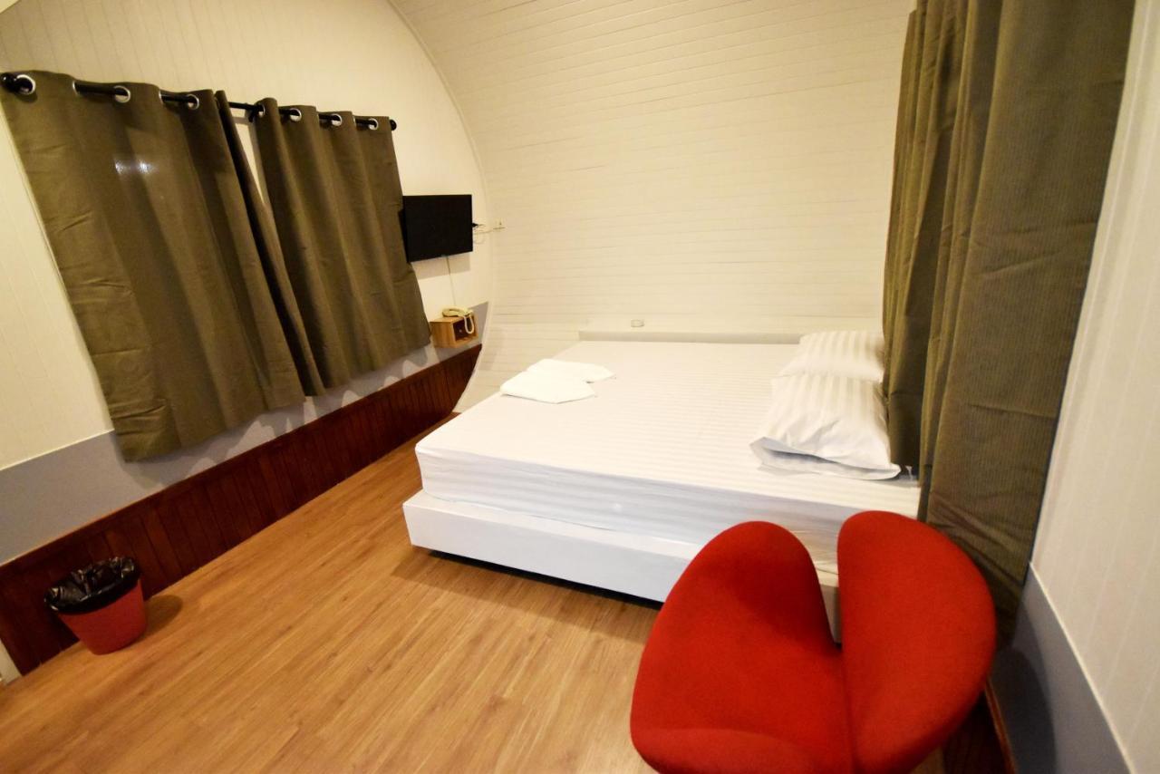 Tiny Hut Resort Bangkok Kültér fotó