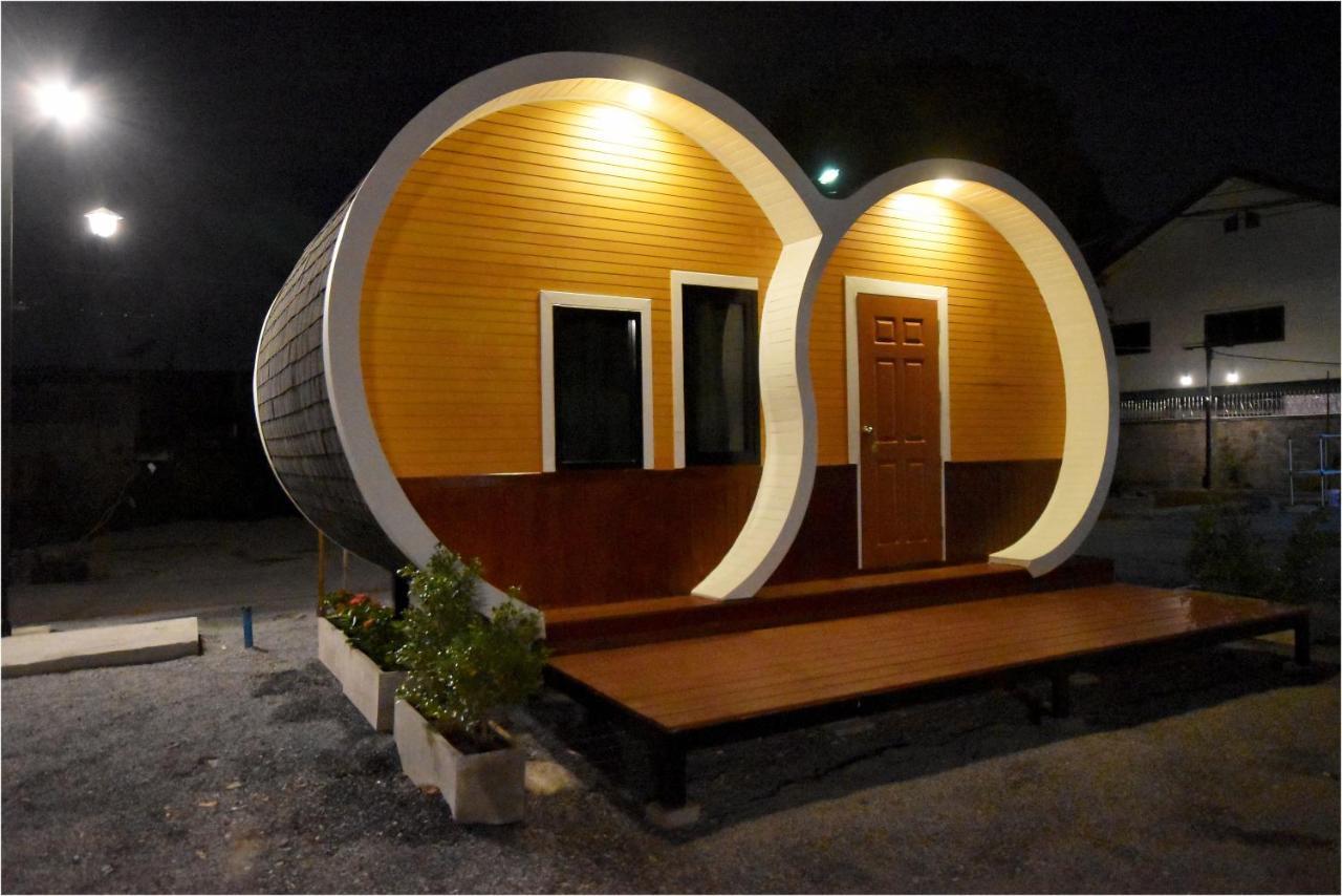 Tiny Hut Resort Bangkok Kültér fotó
