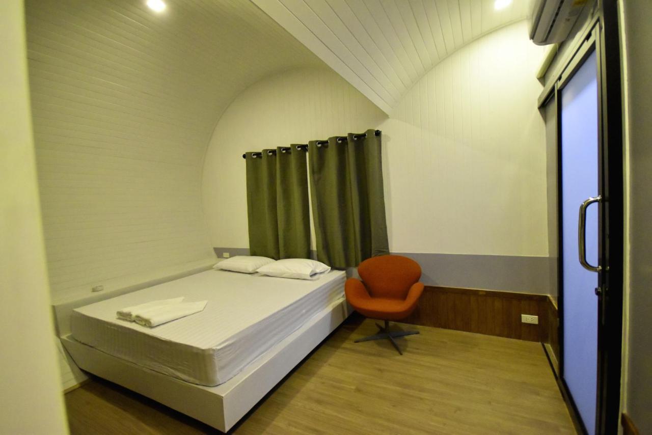 Tiny Hut Resort Bangkok Kültér fotó