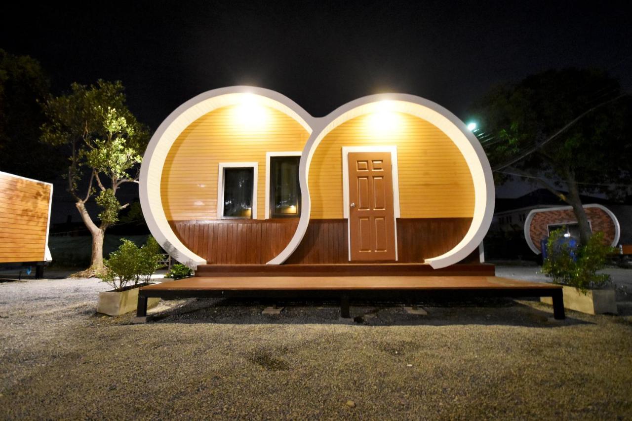 Tiny Hut Resort Bangkok Kültér fotó